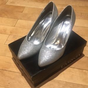 Pointy toe silver glitter heels